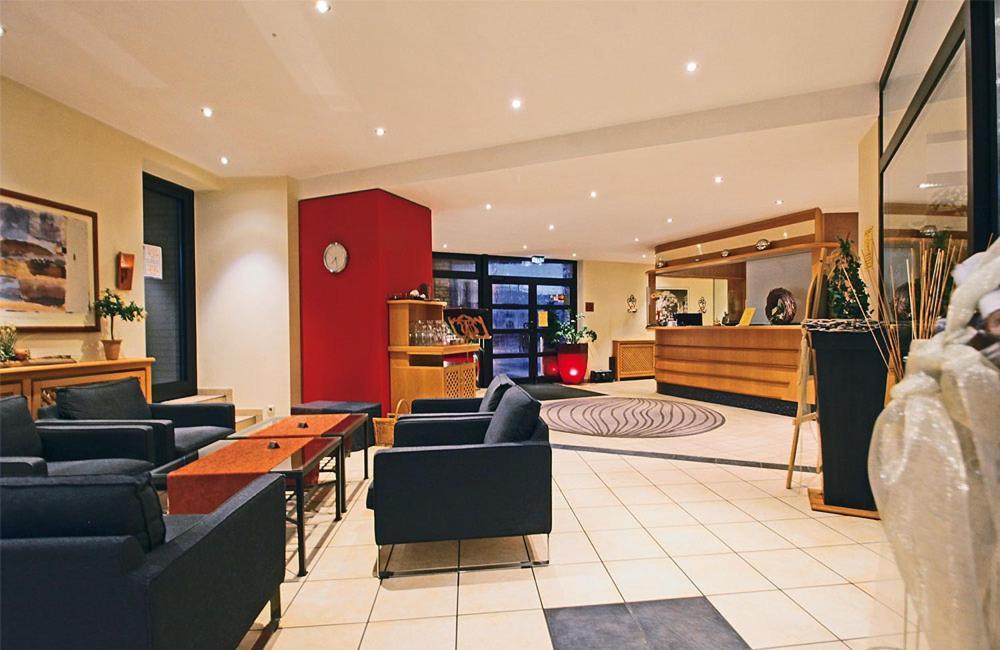 Hotel Lindenkrug Gütersloh Екстериор снимка