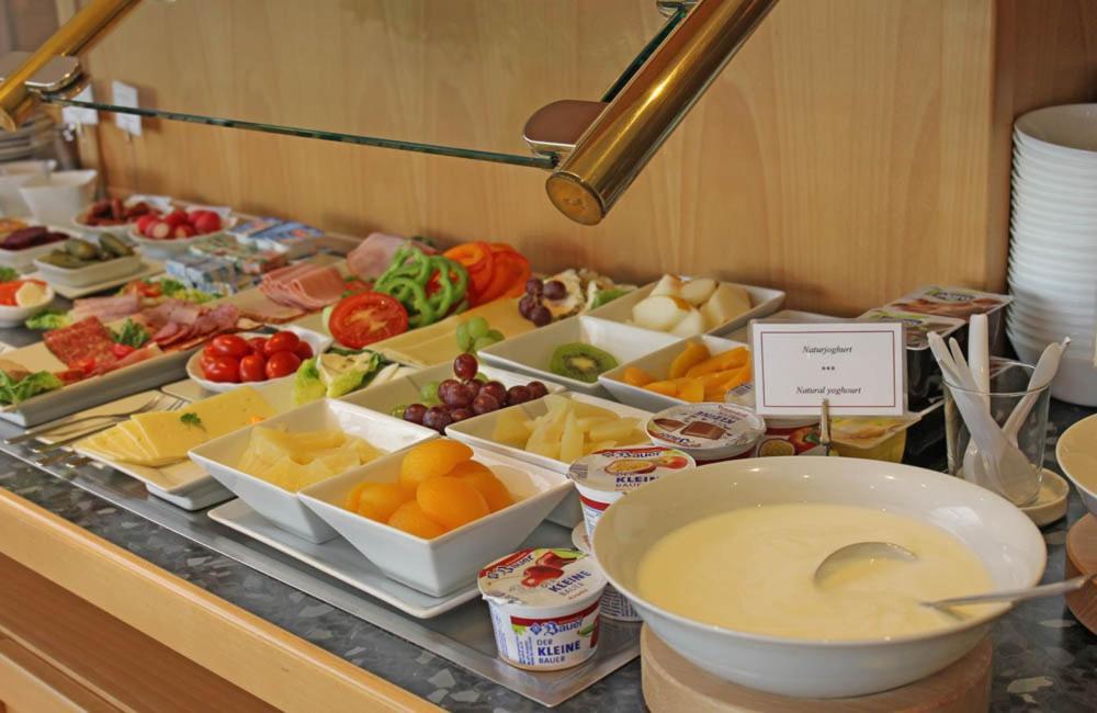 Hotel Lindenkrug Gütersloh Екстериор снимка