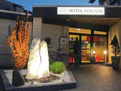 Hotel Lindenkrug Gütersloh Екстериор снимка