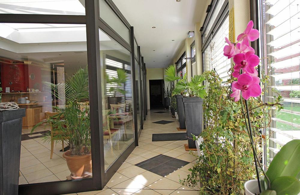 Hotel Lindenkrug Gütersloh Екстериор снимка
